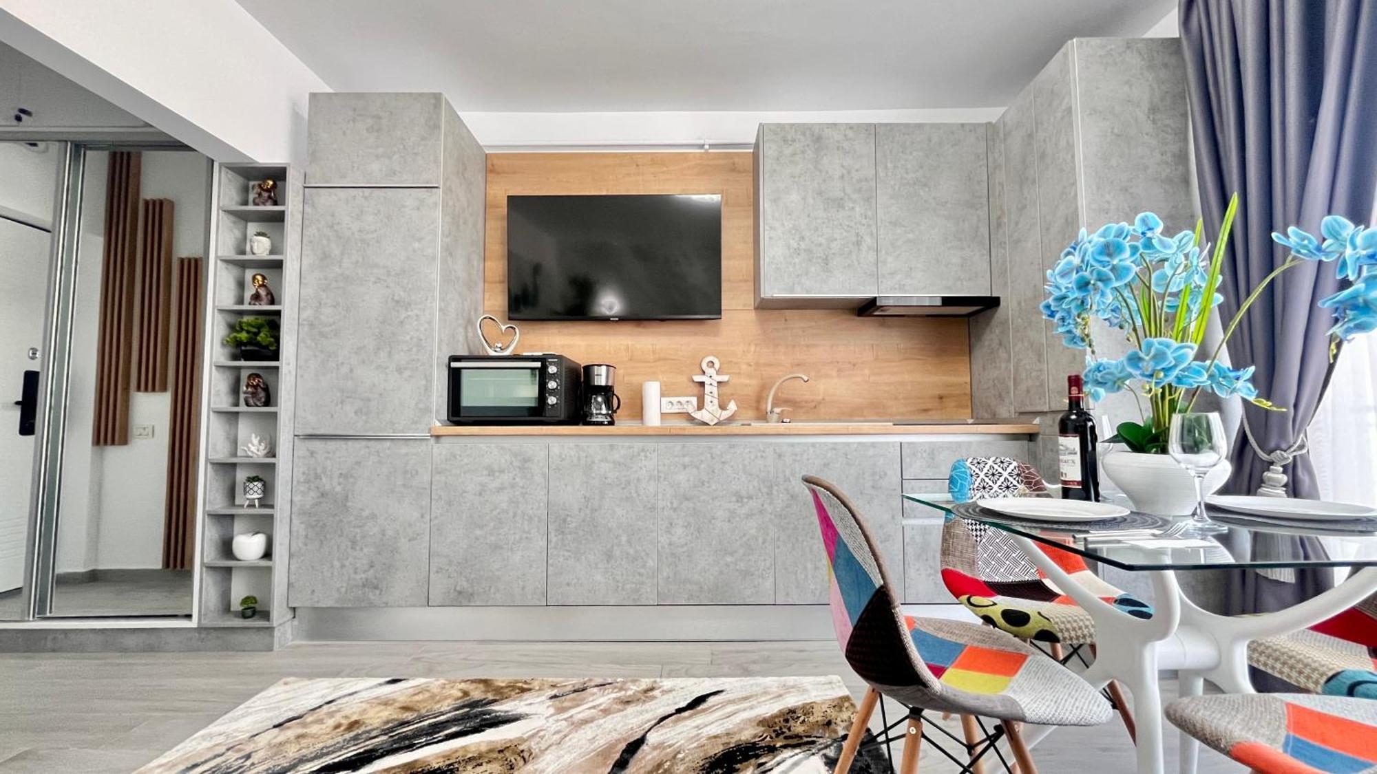 Cosmopolitan - Studio Pe Plaja Cu Vedere La Mare & Loc Parcare Gratis Năvodari Extérieur photo