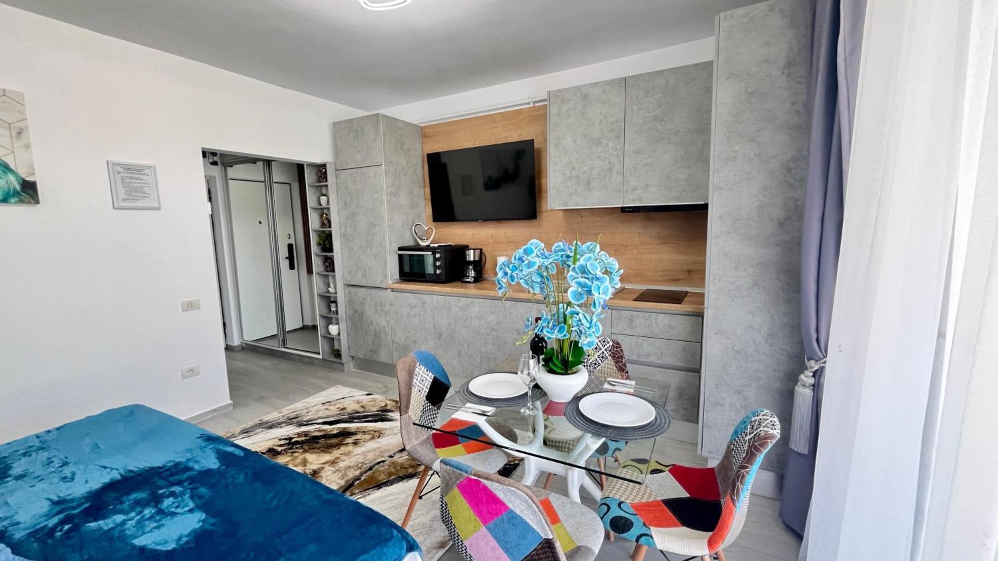Cosmopolitan - Studio Pe Plaja Cu Vedere La Mare & Loc Parcare Gratis Năvodari Extérieur photo