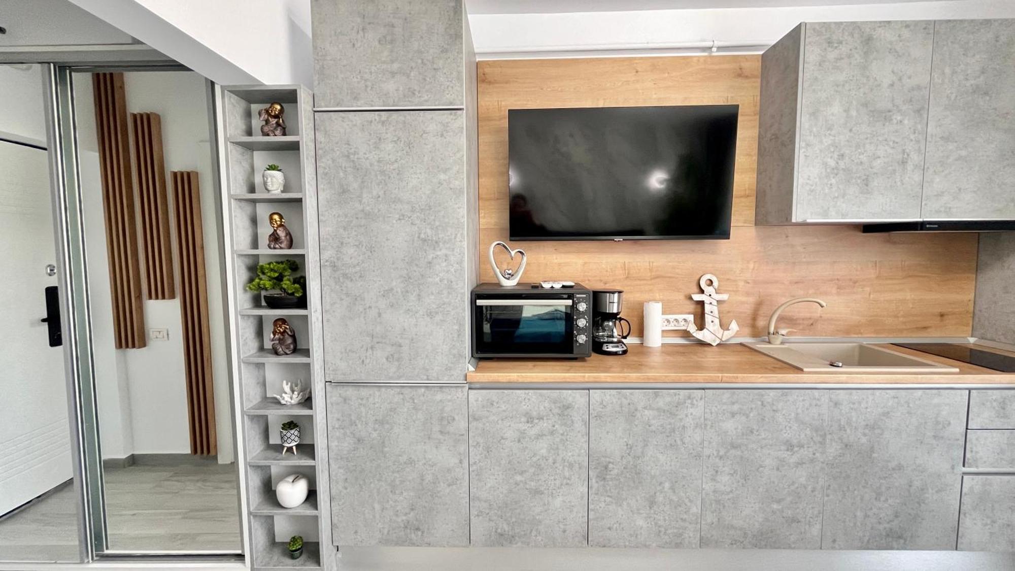 Cosmopolitan - Studio Pe Plaja Cu Vedere La Mare & Loc Parcare Gratis Năvodari Extérieur photo
